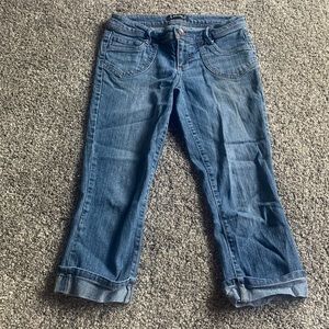 Women’s Junior capris, size 5, good condition